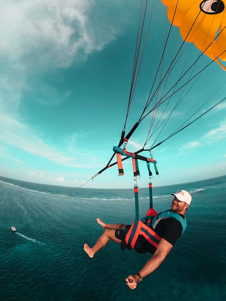 parasailing in Belize 2021